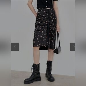 Mo&co Rose Print Slit Skirt XS